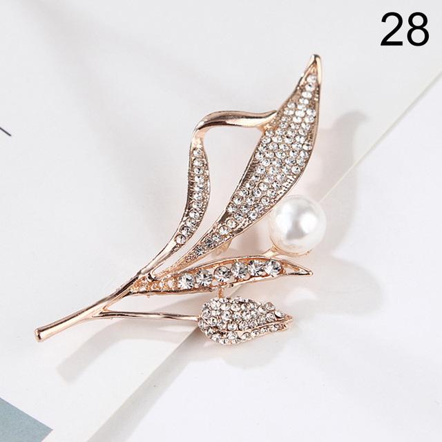 Fashion Crystals Brooch For Women Rhinestone Vintage Imitation Pearl Flower Metal Pins Wedding Party Jewelry Accessories