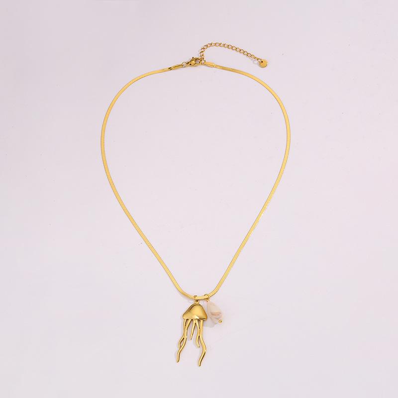 Stylish Jellyfish Pendant Titanium Necklace – Light Luxury Ocean-Inspired Clavicle Chain