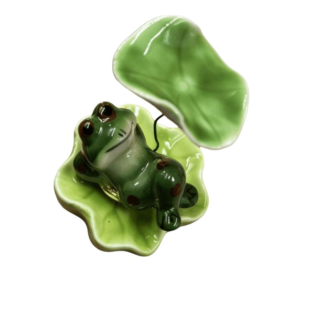 Decorative Ceramic Laying Frog Statue Lotus Leaf Home Ornaments Desktop Decoration Attract Wealth Funny Frog Car Decor Office