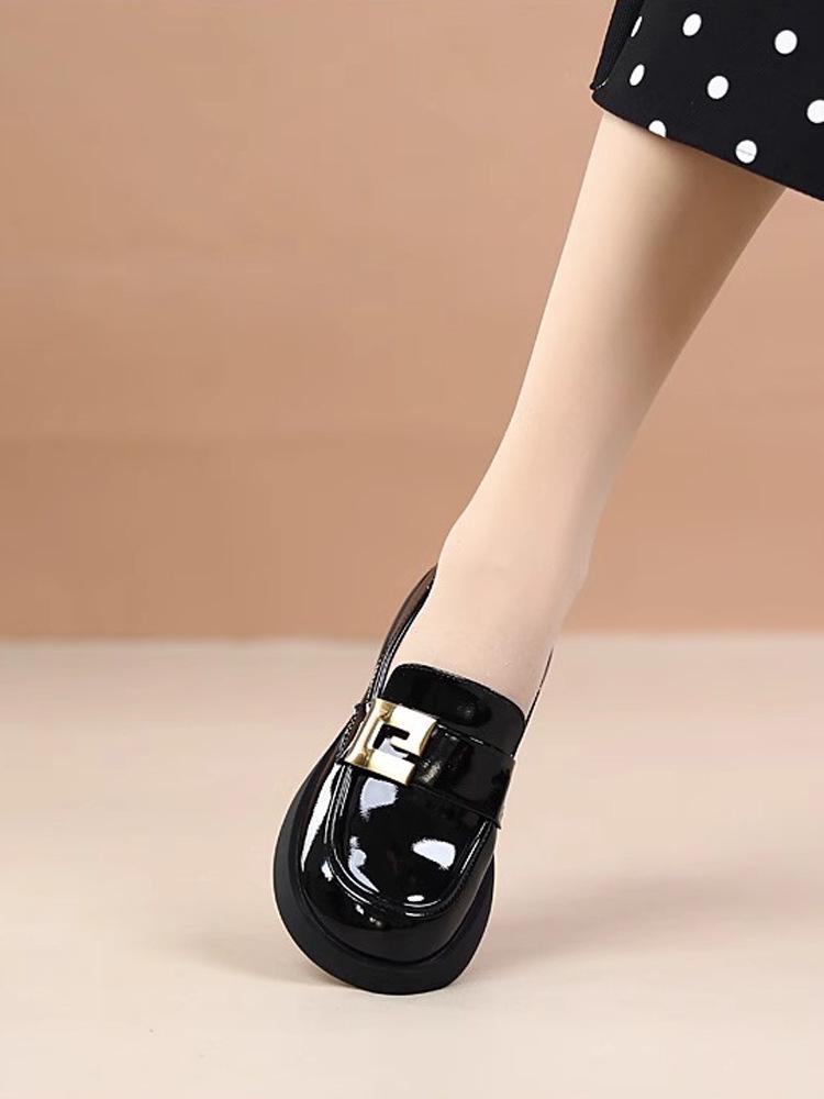 Woodpecker Damen Mokassins im britischen Stil aus Lackleder zum Hineinschlüpfen mit weicher Sohle und Blockabsatz für den Herbst