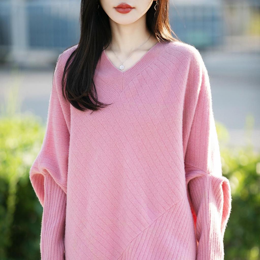 Elegant V-Neck Women's Wool Sweater - Autumn/Winter Fashion: Versatile and Stylish Loose Fit