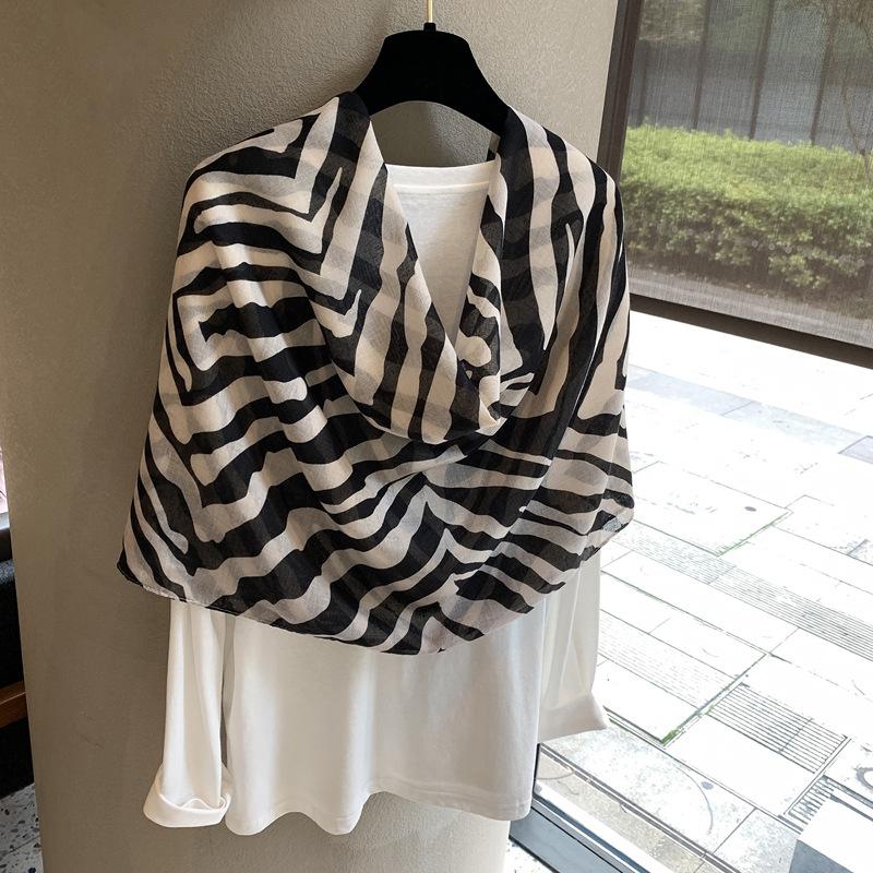 Zebra Pattern Silk Scarf Spring And Autumn Versatile Decorative Scarf Shawl Dual-Purpose High-End Scarf Retro Light Luxury Fashion Temperament