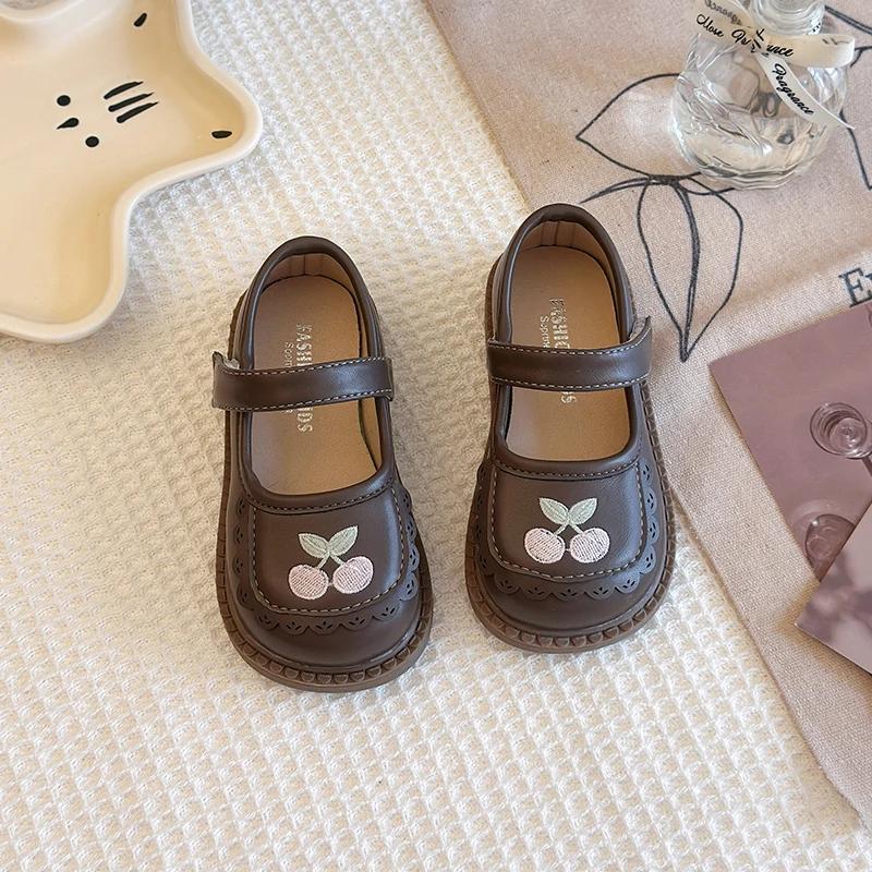 

Spring Autumn Sweet Little Girl Leather Shoes Chic Embroidered Kids Princess Shoes Versatile Fashion Children Causal Flat Shoes 21 коричневий