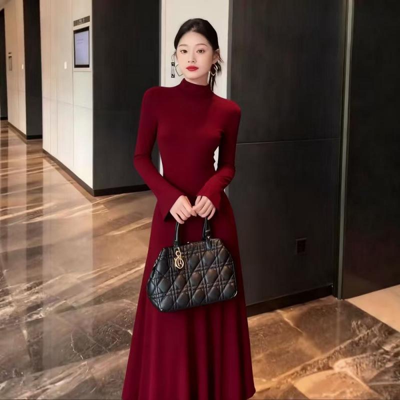 High-end black long-sleeved dress autumn and winter new slim-fitting and thin semi-turtleneck bottomed knitted skirt