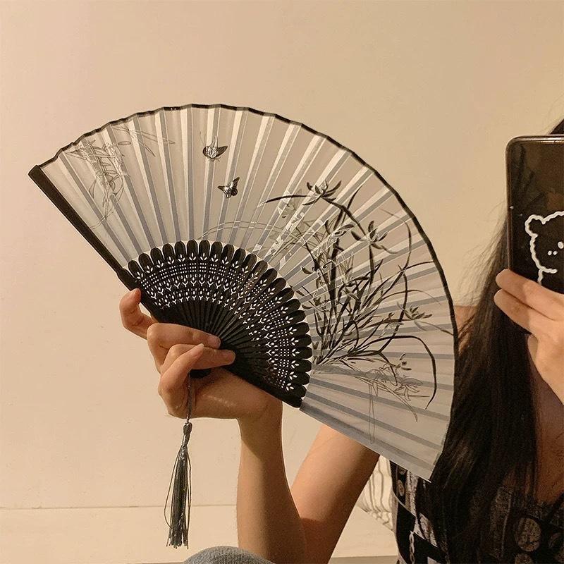 Tragbarer Handfächer Neuer Chinesischer Stil Tanzrequisiten Retro Muschelfächer Frau Männer Bambus Holz Seidenblume Faltfächer