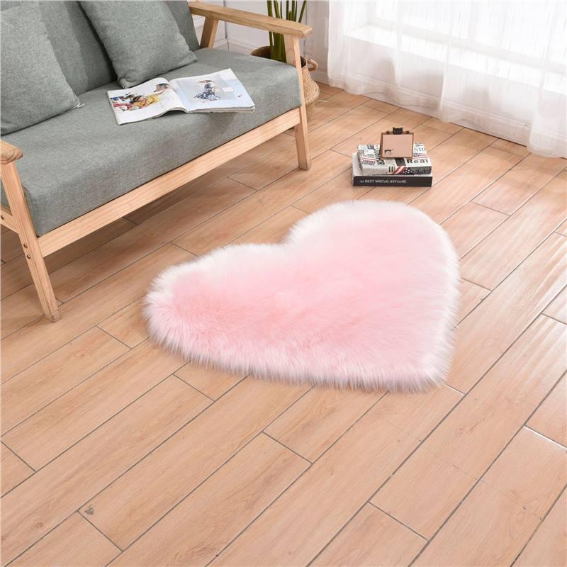 Ivory Heart-Shaped Imitation Wool Carpet for Bedroom & Living Room