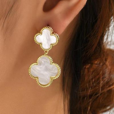 Classic Lucky Grass Earrings for Women Light Luxury Niche Design Earrings High Quality Temperament Earrings