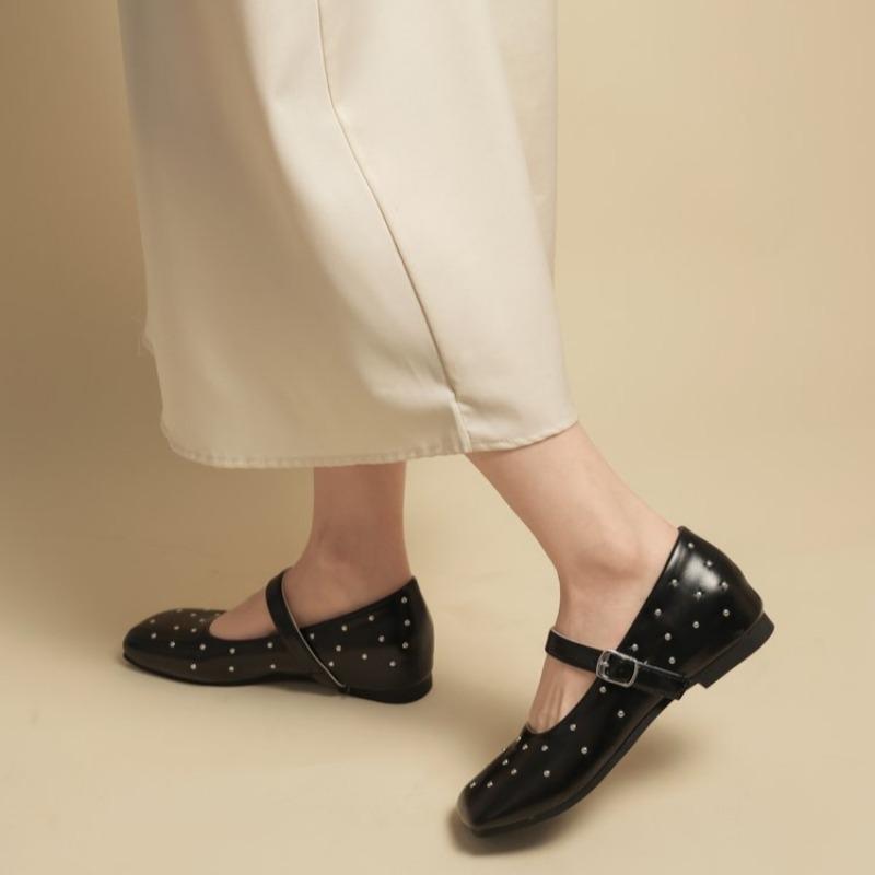 Fashion Flat Shoes Spring New Style Square Head Shallow Mouth Rivet Line with Soft Sole Anti-slip Wear-resistant Single Shoes