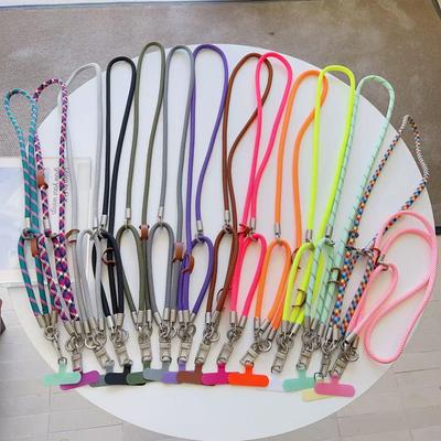 Accesorii pentru telefoane – Curele și brelocuri pentru telefoane