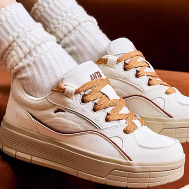 Anta Lightweight Versatile Retro Casual High-Top Sneakers Women Sneakers White Red 922418065-6