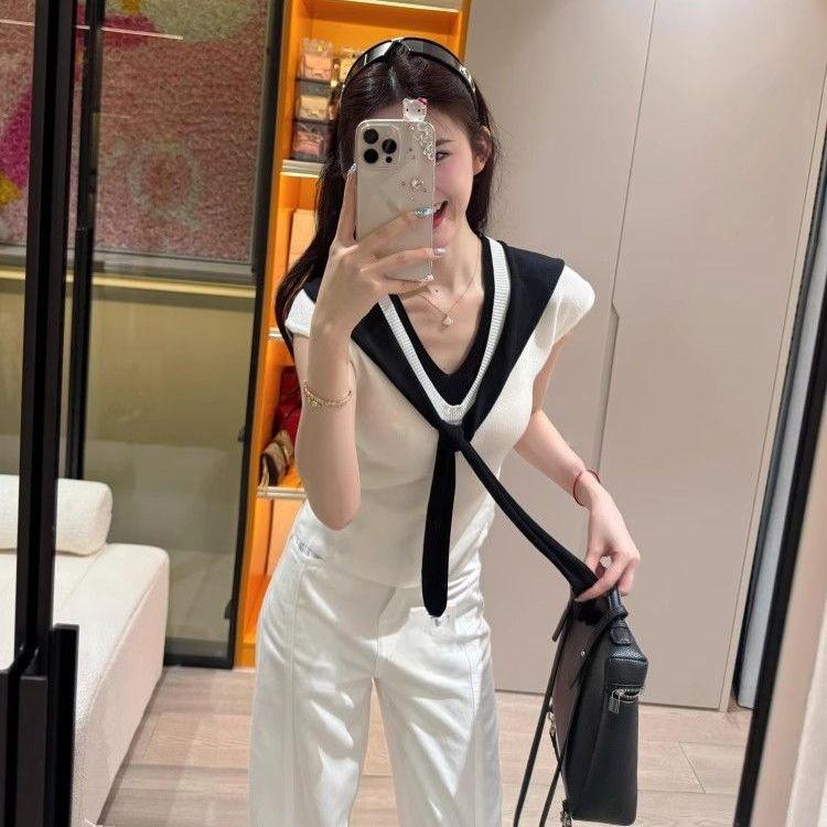 A Korean-style V-neck Color-blocking Knitted Sweater for Women In Summer, Pure and Gentle, Elegant and Slimming Top