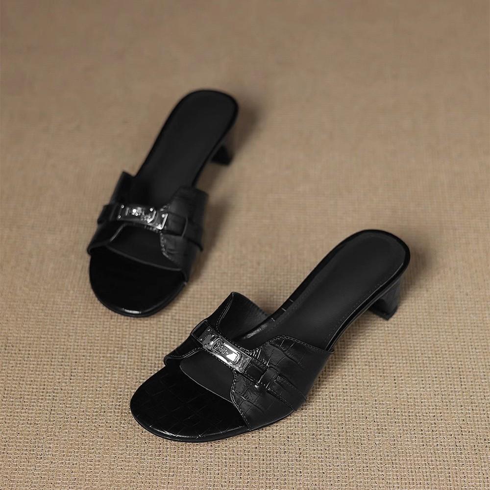 

Женские тапочки носят 2025 новые с крокодиловым узором универсальные повседневные босоножки на высоком каблуке на толстой подошве на толстом каблуке тапочки с одной перемычкой 35 чёрный
