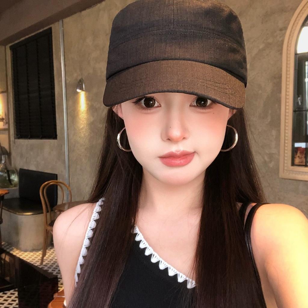Japanese retro versatile black flat-top equestrian hat, versatile duckbill cap, stylish and slimming, sun protection hat for women
