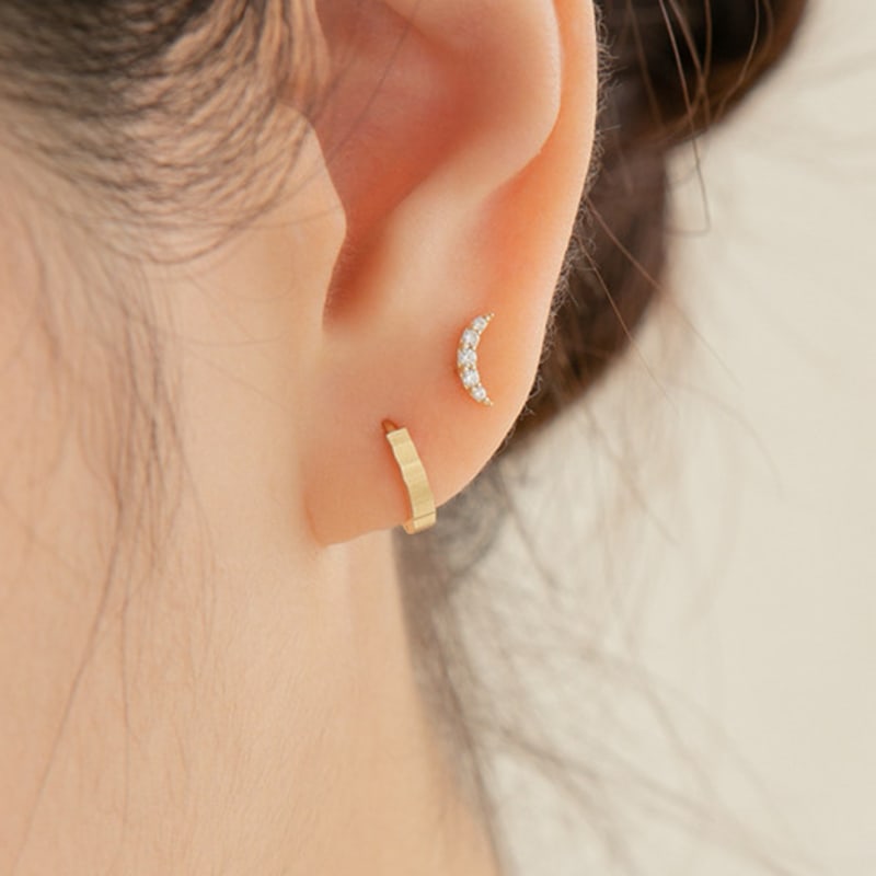 LUNNE 14k Crescent Moon Q Piercing (14k Gold) (Bar Thickness 1mm) #PIB15