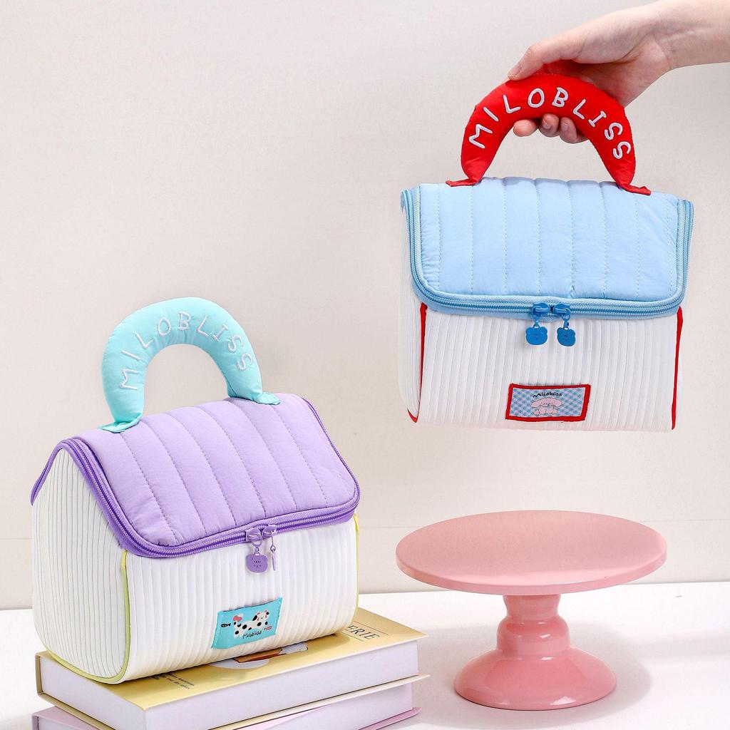 Charming House-Shaped Cosmetic Bag - Large Capacity, Waterproof, Portable Souvenir Storage