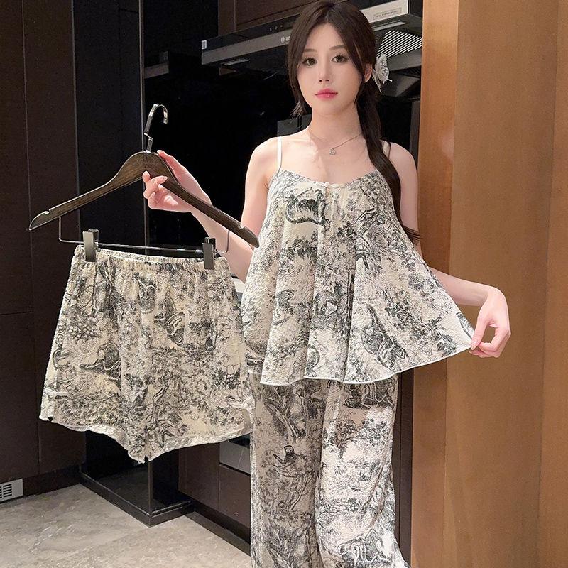Dreiteiliges Set Sommer-Hauskleidung im chinesischen Batikstil im Pure Desire-Stil mit Brustpolstern und Hosenträger-Pyjama zum Drübertragen