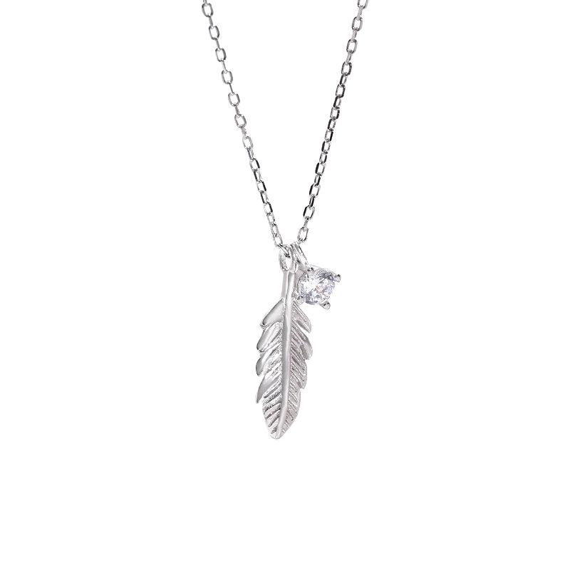 Feather Flash diamond necklace light luxury Titanium steel niche collarbone chain jewelry