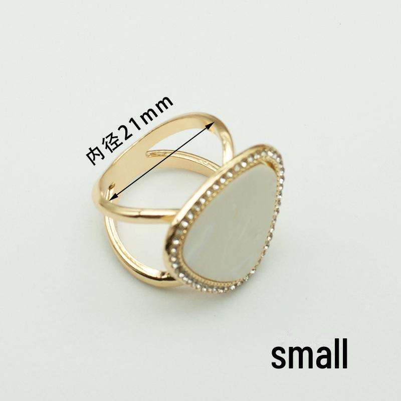 "Pearl Silk Scarf & Coat Buckle - High-End Korean Dual-Purpose Accessory"