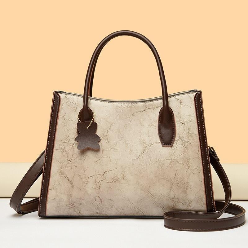 Stylish And Versatile Large Capacity Tote Bag For Women In Soft Pu Leather 2024