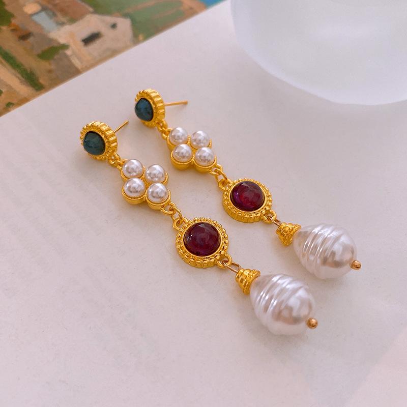 Medieval Vintage Rhombus Flower Earrings Retro Light Luxury High-end Earrings Niche Court Style Earrings