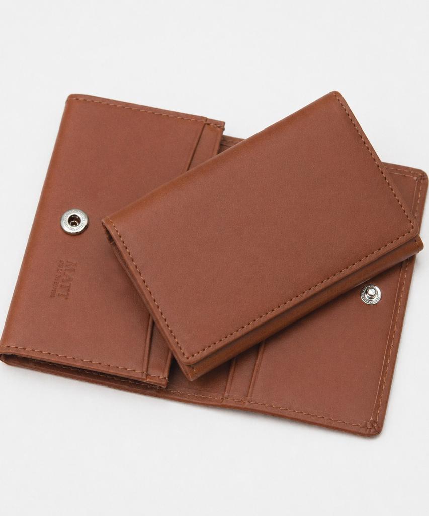 Matt Dakota Cowhide Combination Slim Button Business Card Holder Brown