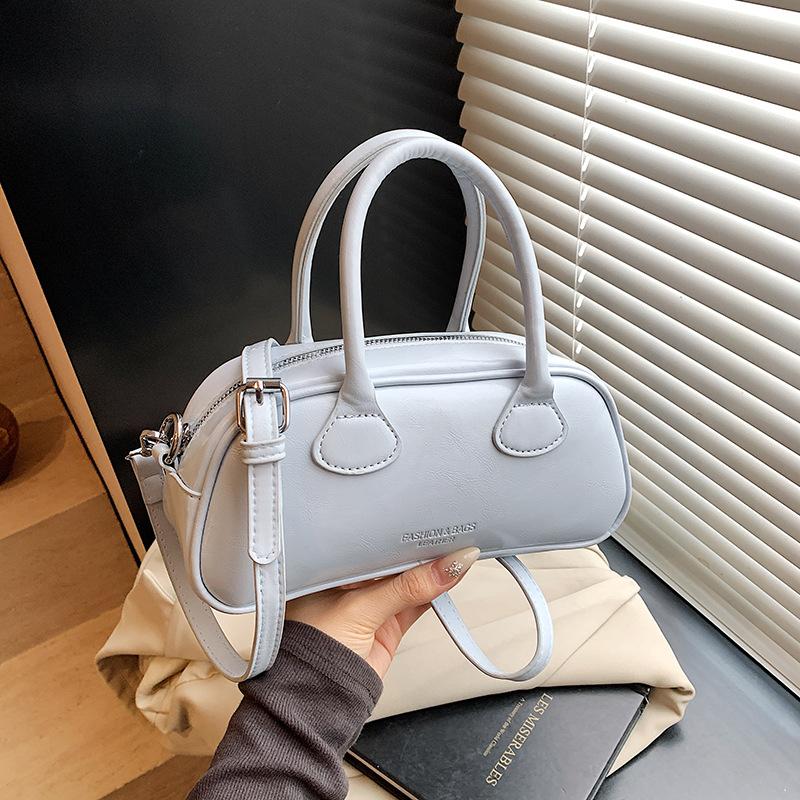 Premium bag women's spring and summer 2025 new popular versatile handbag shoulder bag commuter messenger pillow bag