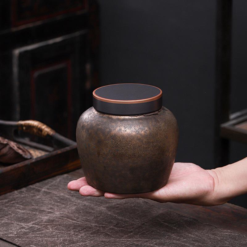 Gilded Ceramic Tea Canister: Moisture-Proof Retro Storage for Pu'er Tea - High-Grade Souvenir Box