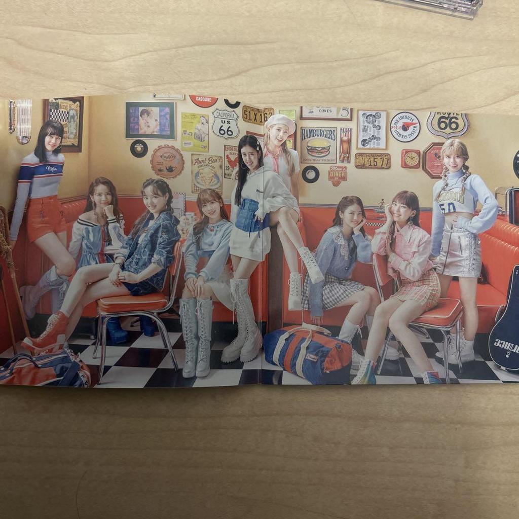 [USED] NiziU Take a Picture / Poppin' Shakin'CD