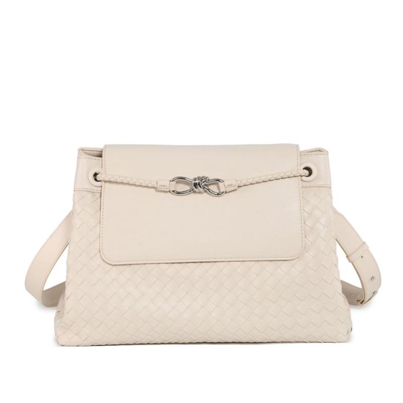 New Medium Woven Bag Handbag Shoulder Bag Briefcase Women's Bag Fashion