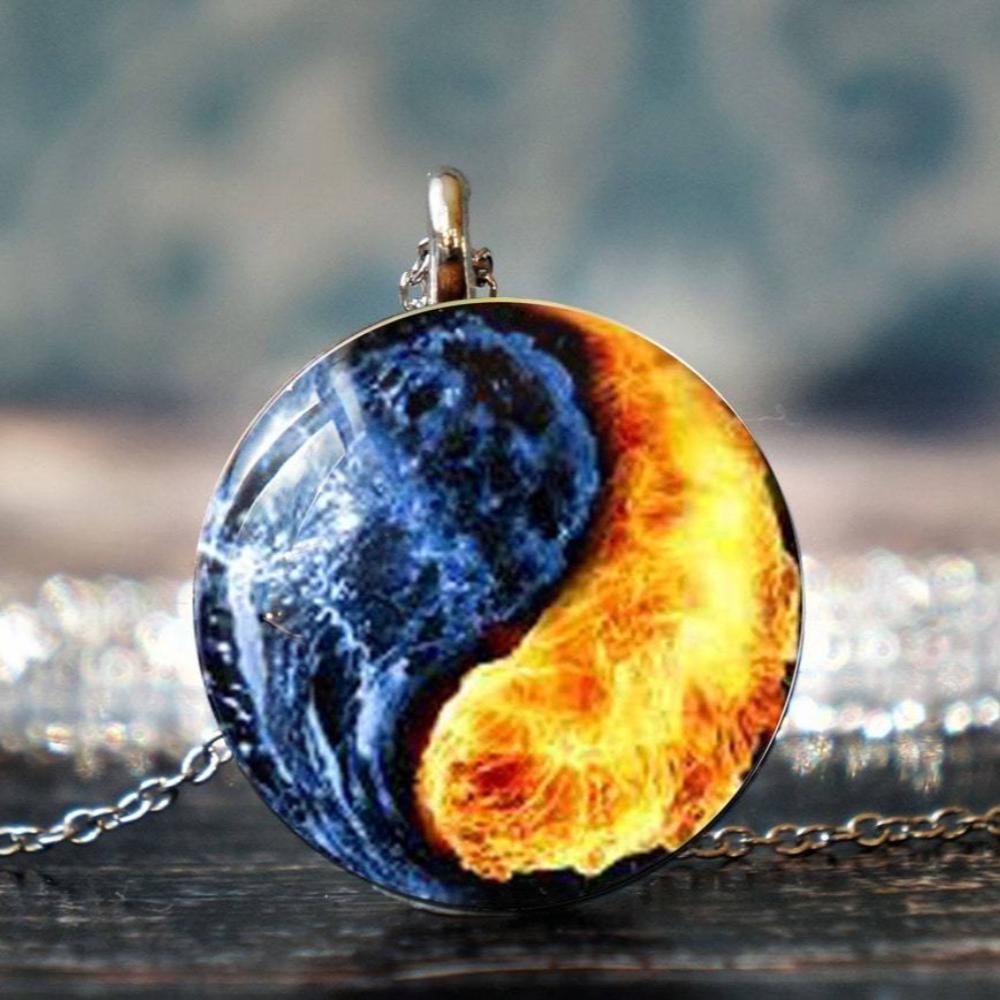 Collar Colgante de Bola de Cristal de Doble Cara con Ojo Gótico, Orca, Mariposa y Dos Serpientes Entrelazadas para Mujeres Hombres Halloween Joyería de Miedo