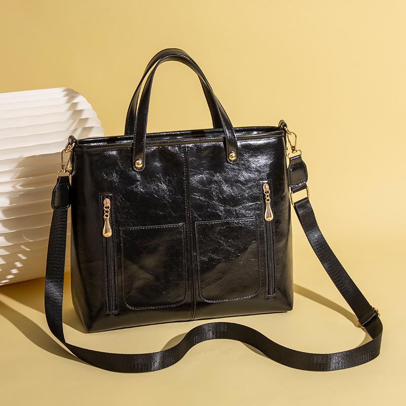 Women's 2025 Fashion Retro Shoulder Bag - Large Capacity Tote and Simple Crossbody