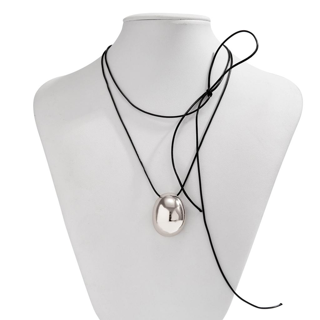 Ladies Exaggerated Geometry Clavicle Chain Punk Choker Black Pendant Short Necklace Jewelry Gift