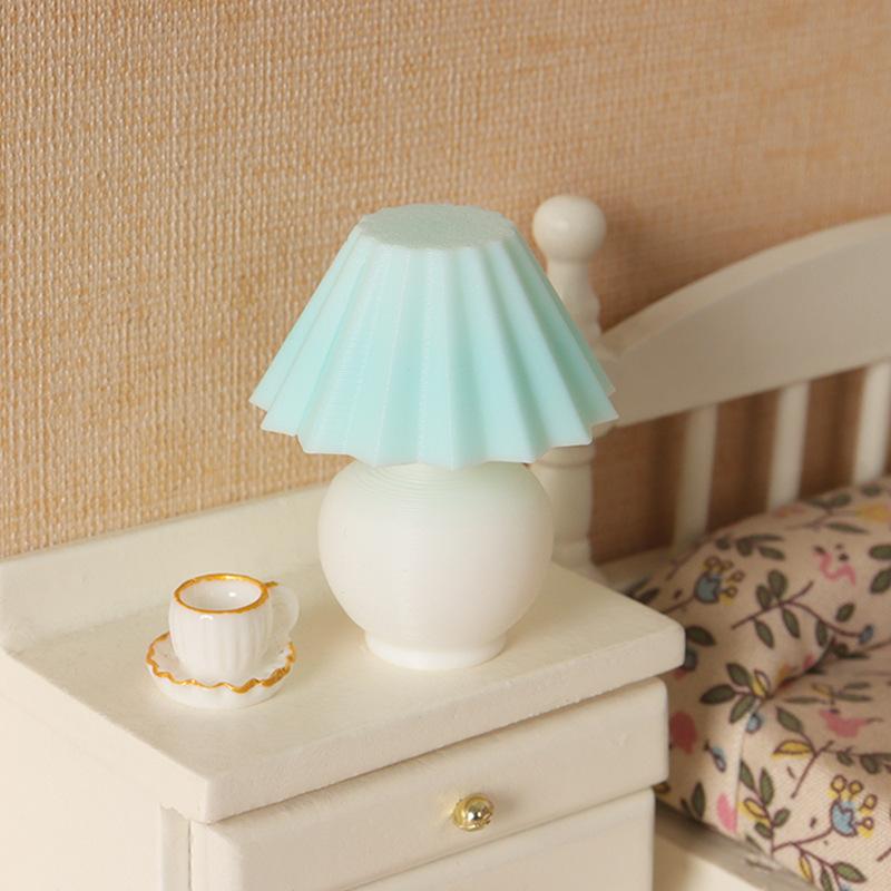 Miniatur-Falten-Tischlampe Puppenhauszubehör 1:12er Maßstab Mini Schreibtischlampe für Puppenhaus Schlafzimmer Wohnzimmer Dekoration