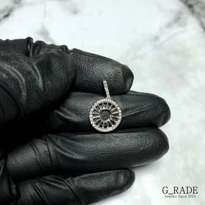 G_Rade Wheel Compass Necklace