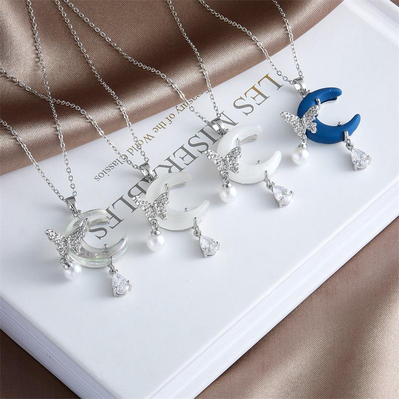 Stainless Steel Chain Sweet Shiny Zircon Butterfly Resin Moon Pendant Necklace for Women Lady Fashion Jewelry Accessories Gifts