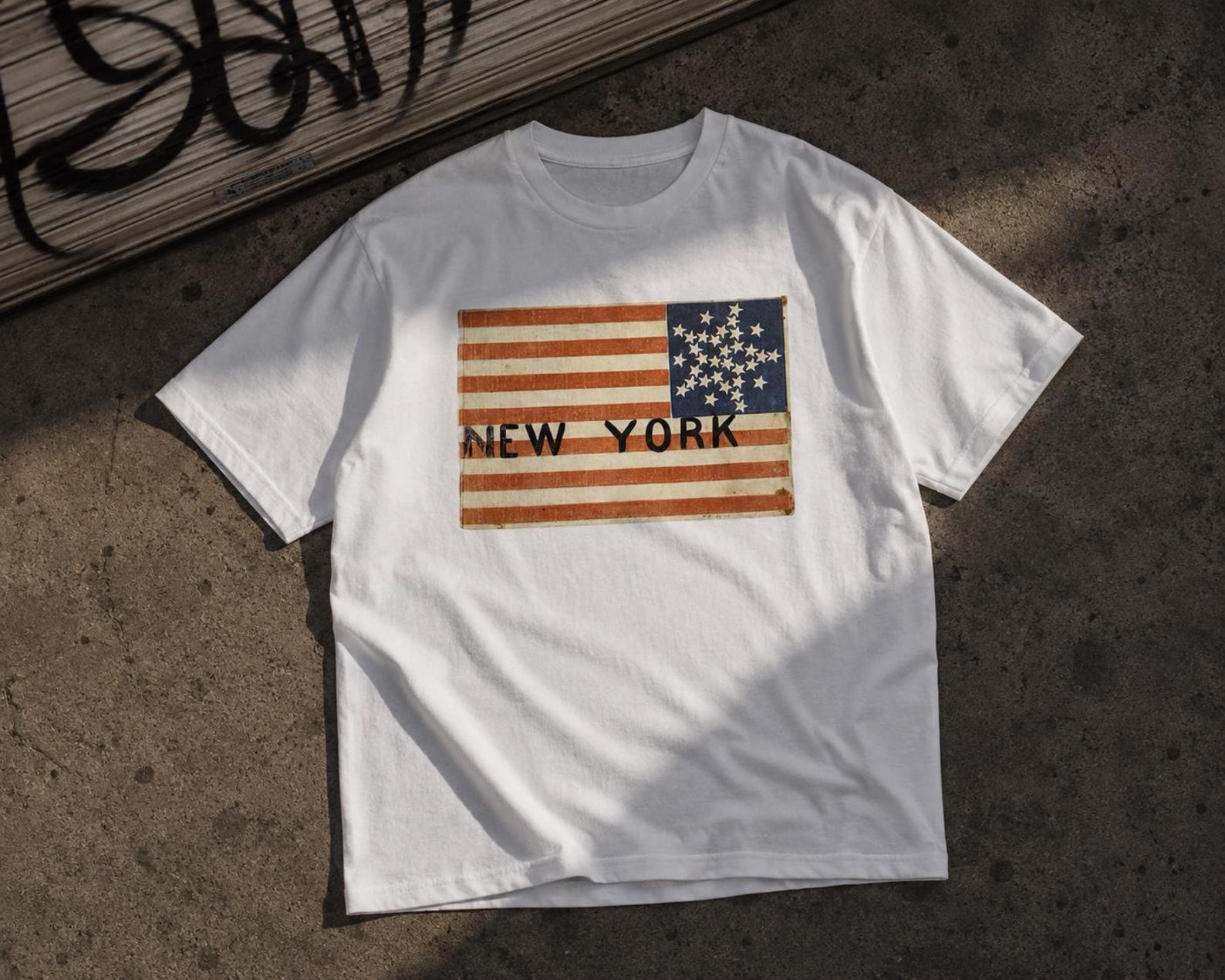 Vintage New York Flag Graphic Tee Y2K Streetwear Shirt, USA Flag Graphic Tshirt, Oversized NYC Tee, Archive Fashion Shirt, American Vintage S