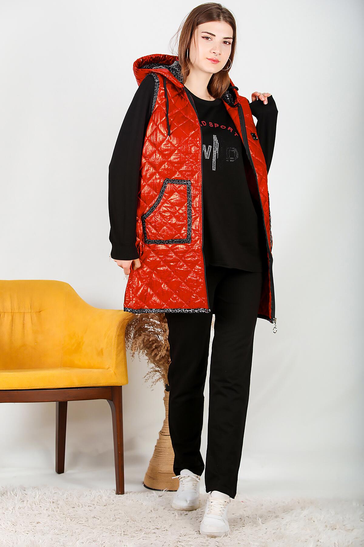 

Женский спортивный костюм с тройным жилетом