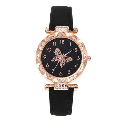 L'orologio da polso da donna è un elegante e semplice set di cinque orologi a forma di farfalla