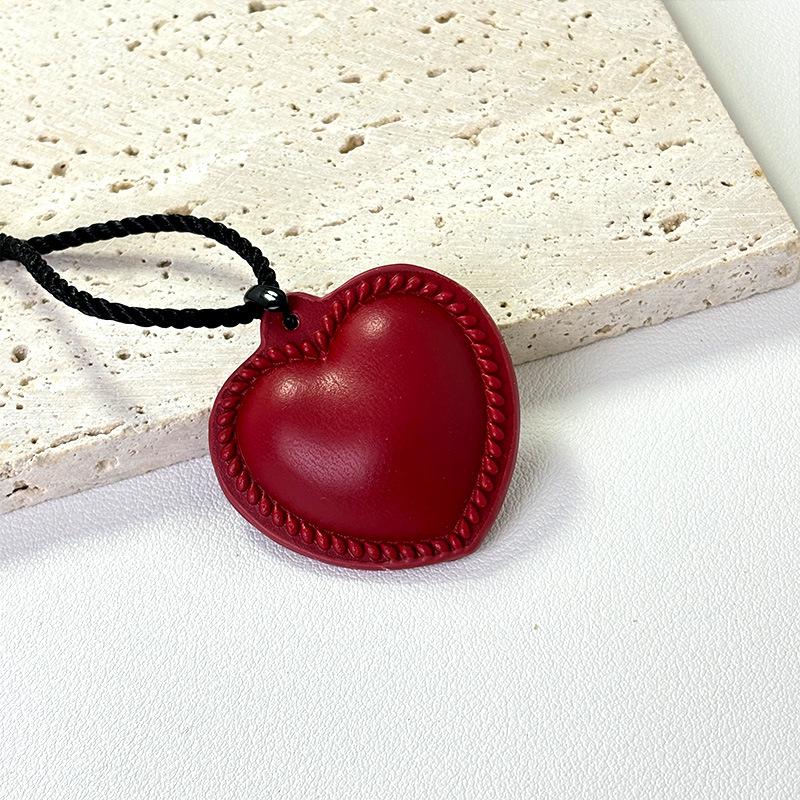 Spade Heart Leather Hemp Rope Necklace: Adjustable, Stylish Collarbone Chain
