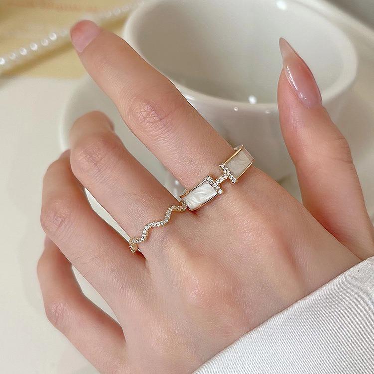 Women’s Stylish 'H' Initial Ring, Personalized Open Band, Fashionable & Adjustable, Ideal for Index Finger, Versatile & Trendy Design