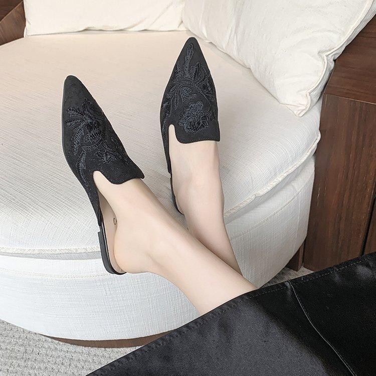 

Вышитые полутапочки баотоу женские весенне-летние для улицы модные остроносые на плоской подошве вышитые туфли универсальные 40 чёрный