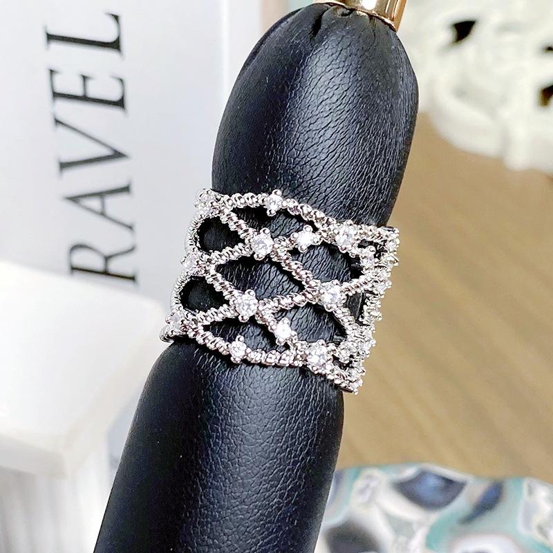 Fingertip Romance~ Crown Lace Open Ring Female Niche Delicate Exaggerated Index Finger Ring Court Wind Ring