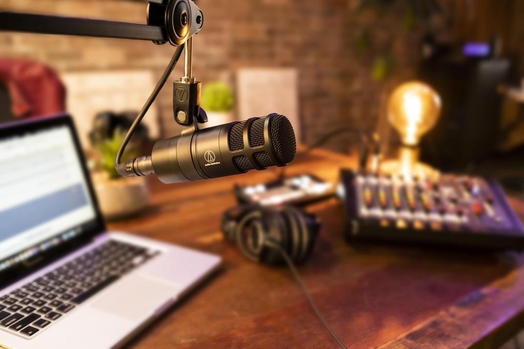 AT2040 Dynamic for Black Audio-Technica Microphone, XLR, Supercardioid, Streaming,