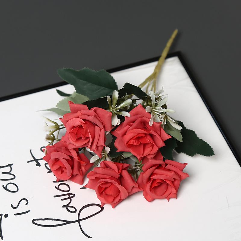 

5-Head Artificial Silk Rose Arrangement for Home Decoration красный