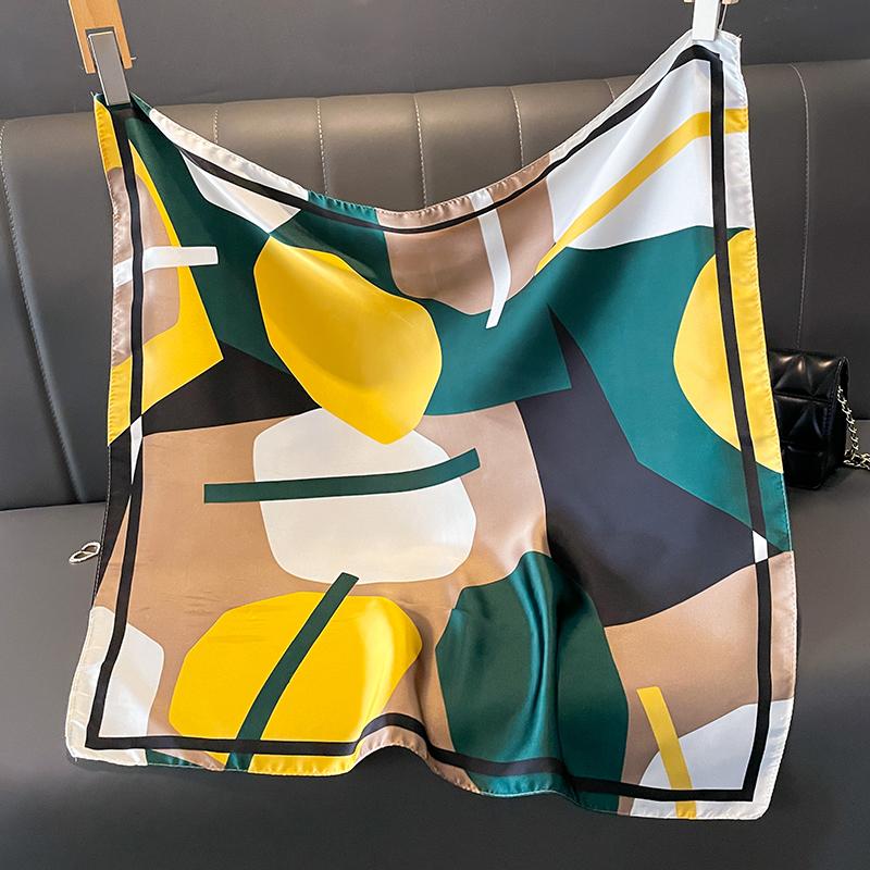 Beach Sunscreen Kerchief Luxury Design Square Scarves Women Popular 70X70Cm Silk Hijab The Four Seasons Headscarf