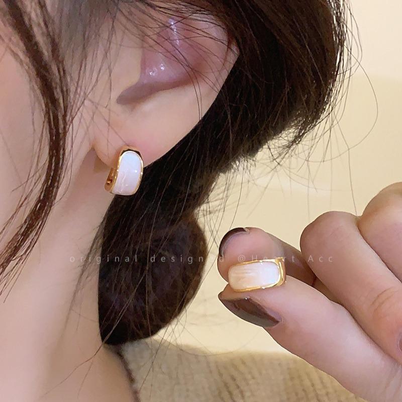 High-end Temperament Drop Glaze Ear Buckle Women's Autumn and Winter Light Luxury Niche Design Ear Jewelry Korean Fashion Personalized Earrings