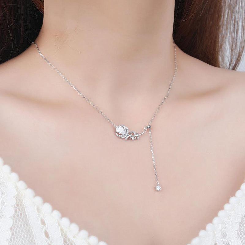Leaf Feather Necklace for Women's Niche Design Temperament Necklace for Women's Clarbone Chain