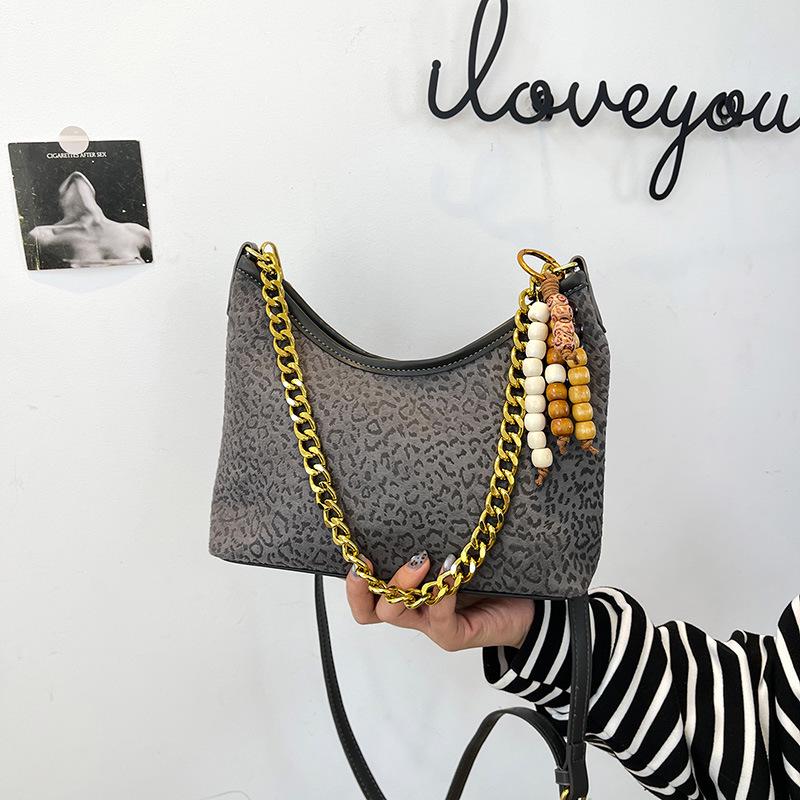 2025 Retro Fashion Chain Women's Shoulder Bag - Versatile, Solid Color, High-End Texture for Commuting & Crossbody Use