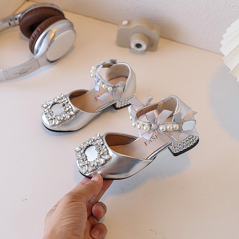 

Girls High-Heeled Princess Sandals Korean Version Summer New Fashion Rhinestone Little Leather Shoes Student Dress Dance Shoes 26-30Please take a photo