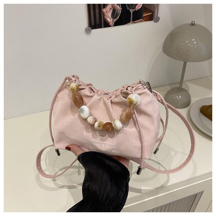 

Foreign style women s bag 2025 new trend versatile fashion beaded handbag casual foreign style texture messenger bag beauty розовый